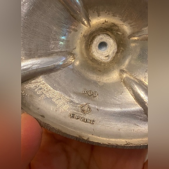 Elegant Silver Candle Holders - Picture 4 of 6